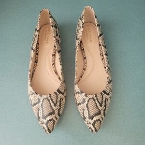 Cole Hann Women's Flat Shoes